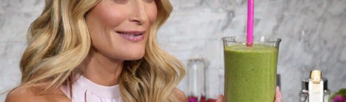 Molly Sims’ Go-To Smoothie for Gorgeous Skin and Hair