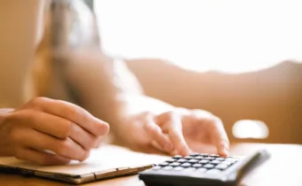 We Asked a Budgeting Expert for the Best Ways to Save Money in 2020