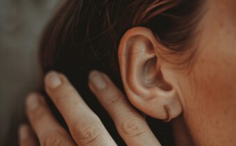 How To Practice Empathic Listening (Examples for Difficult Situations)