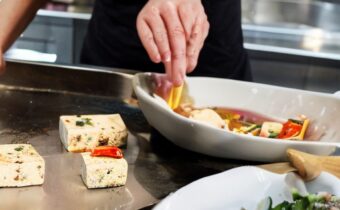 A Top Chef Is Teaching New Yorkers How to Make Their Own Tofu