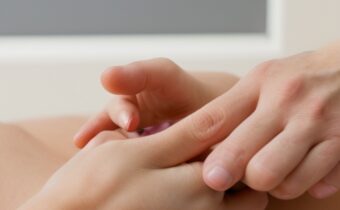 Functional Analytic Psychotherapy Made Simple