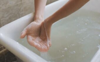 These Are Hands Down the Best Bath Soaks for Sore Muscles