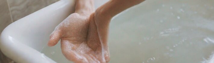 These Are Hands Down the Best Bath Soaks for Sore Muscles