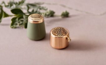 This Chic Diffuser Charms Looks More Like An Accesory Than A Wellness Gadget