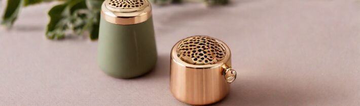 This Chic Diffuser Charms Looks More Like An Accesory Than A Wellness Gadget