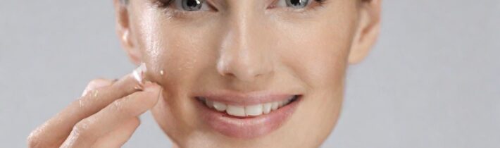 No7’s New Restore & Renew Serum Keeps Skin Looking Youthful