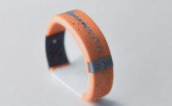 This Wearable Uses Tactile Vibrations to Manage Stress