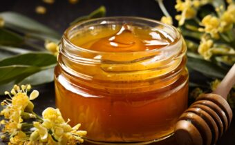 Bath and Body Product of the Day: This Manuka Honey Cleansing Balm Transforms Skin in One Step