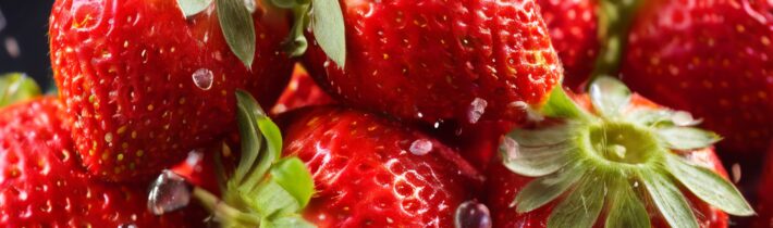 The Right Way to Wash Strawberries, According to Food Safety Experts