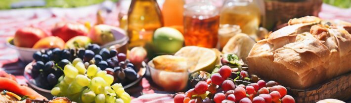 The Ultimate Guide to Picnic Food Safety, According to Experts