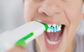 Mastering the Electric Toothbrush: Tips for Optimal Brushing Technique
