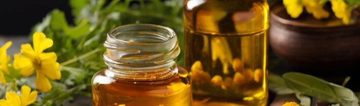 The Health Benefits of Mustard Oil, According to Ayurvedic Practitioners