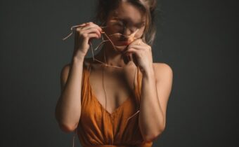 Thread the Needle Pose Guide