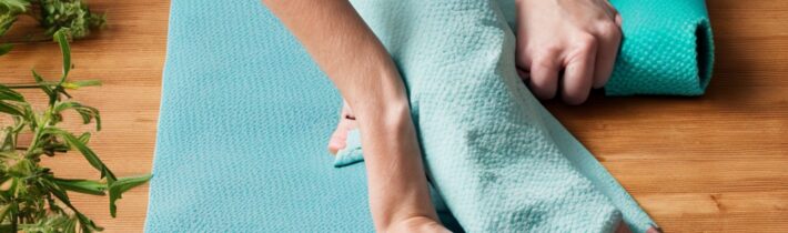 DIY Essential Oil Yoga Mat Cleaner